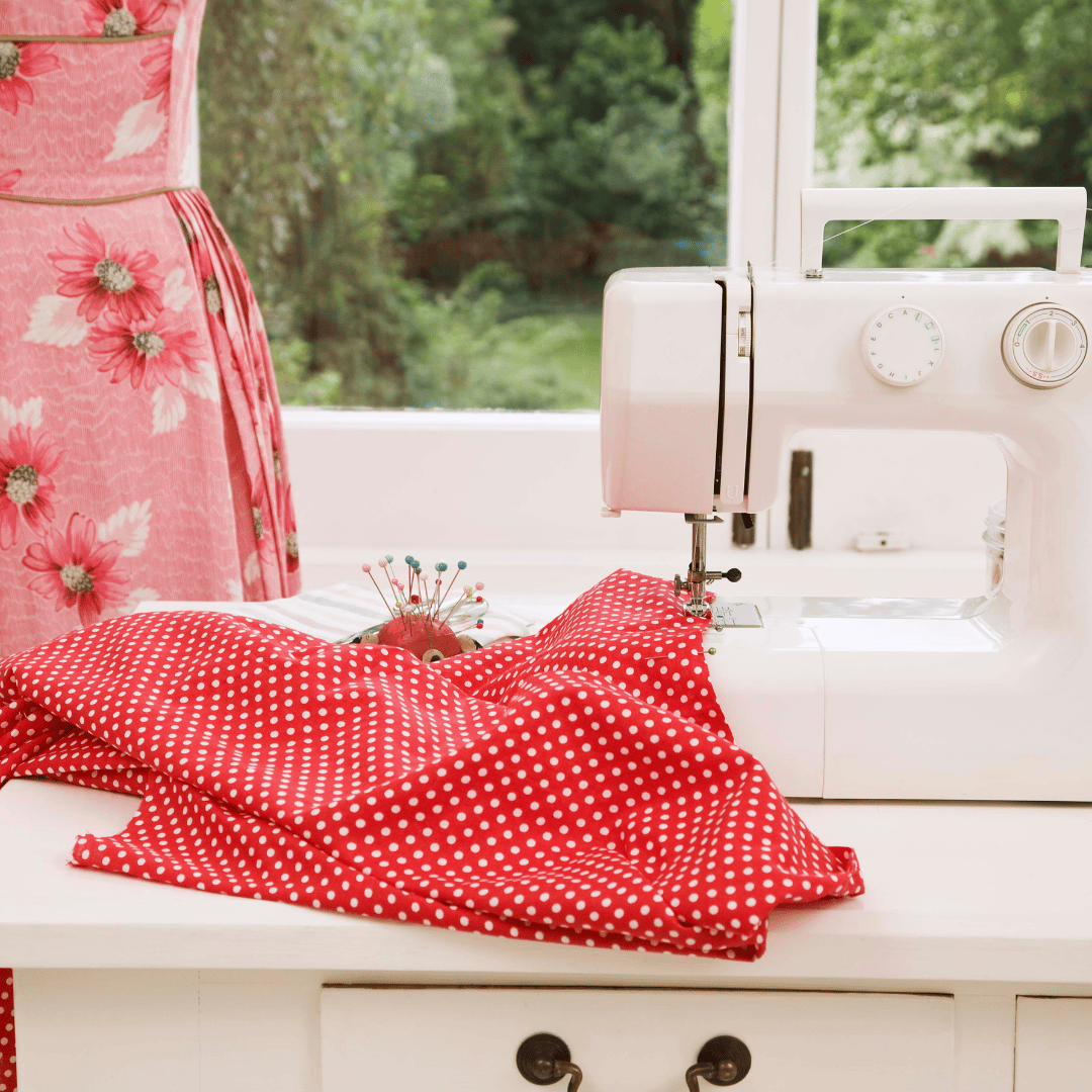 Couture éco-responsable et upcycling : le guide ultime pour transformer vos vêtements