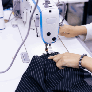 Lire la suite à propos de l’article Quels tissus choisir pour coudre ses vêtements ? Robes, pantalons, chemises, jupes…