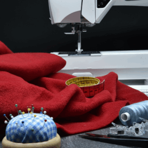 Lire la suite à propos de l’article Guide des tissus pour couture : conseils, astuces et techniques